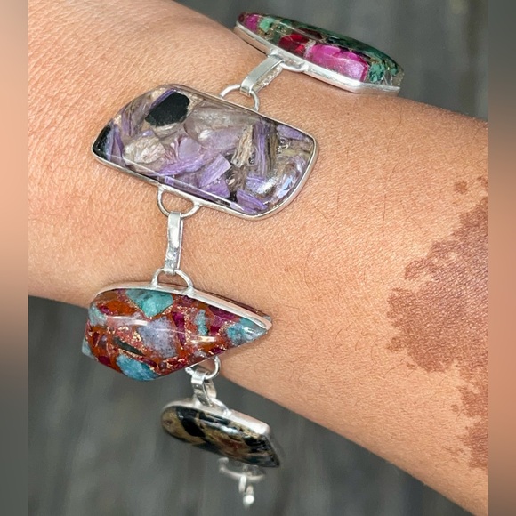 Dichroic-Like Faceted Crystal Charoite,Ruby Zoisite, Apatite & Onyx Bracelet - Picture 9 of 11